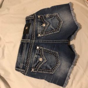 Miss Me Signature Shorts size 26